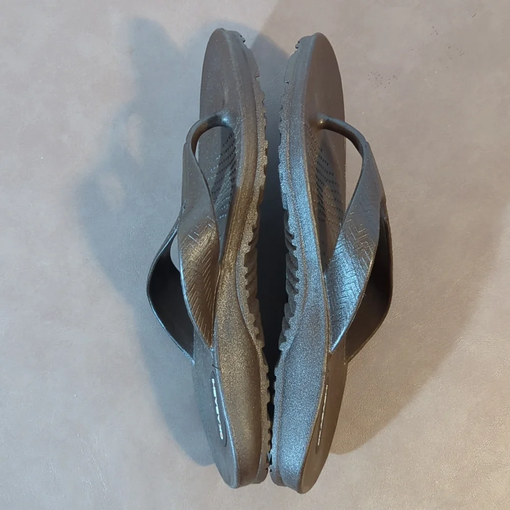 Okabashi Sandals Flip Flops Shoes  Woman Size M / L Brown Made in USA